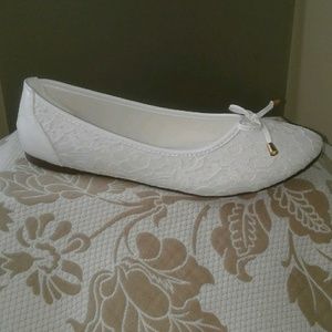 White Lace Flats